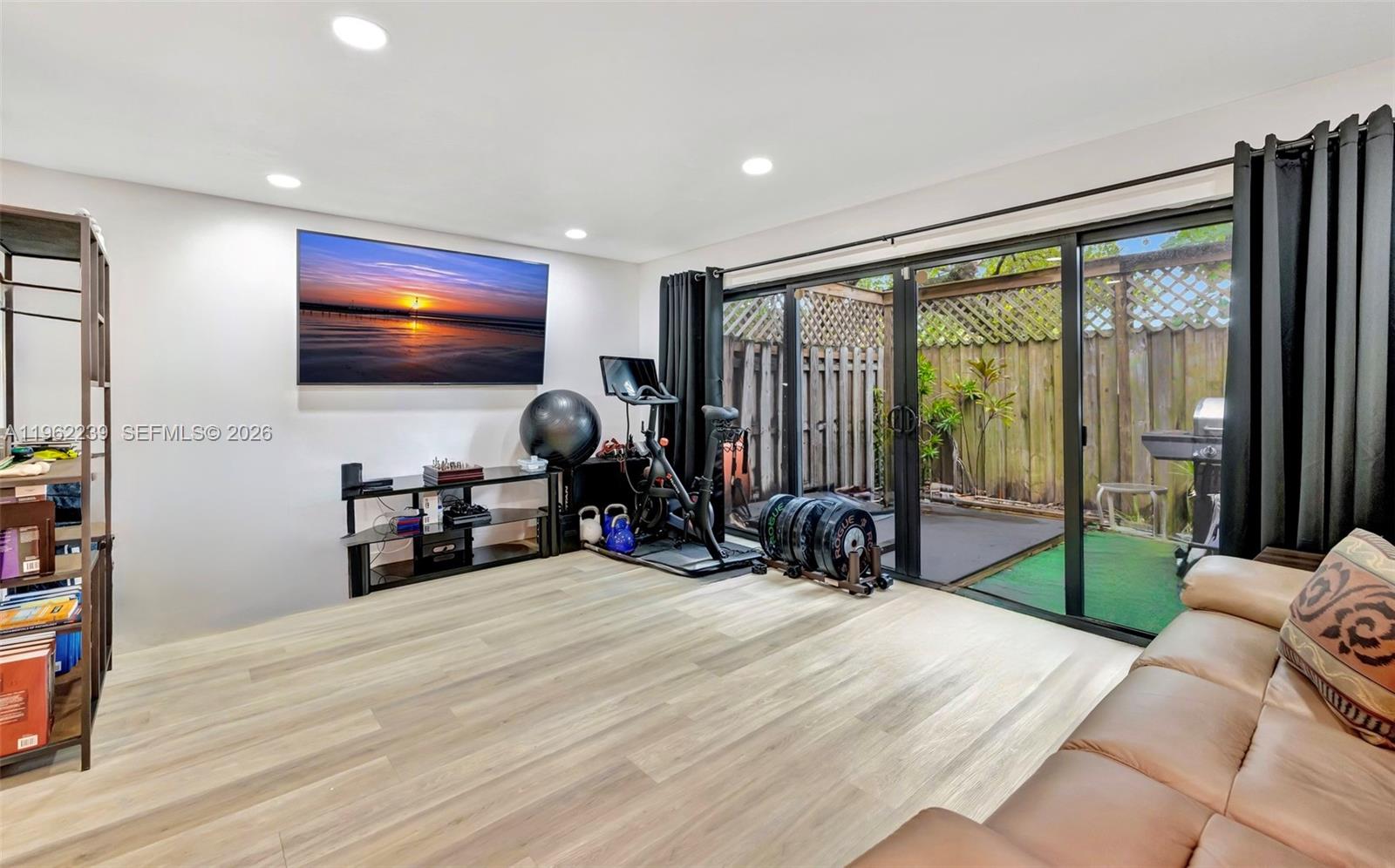 SOUTHPORT SQUARE CONDO - Residential