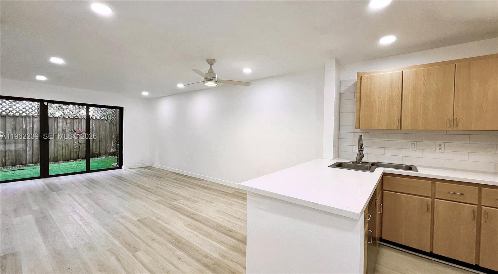 SOUTHPORT SQUARE CONDO - Residential