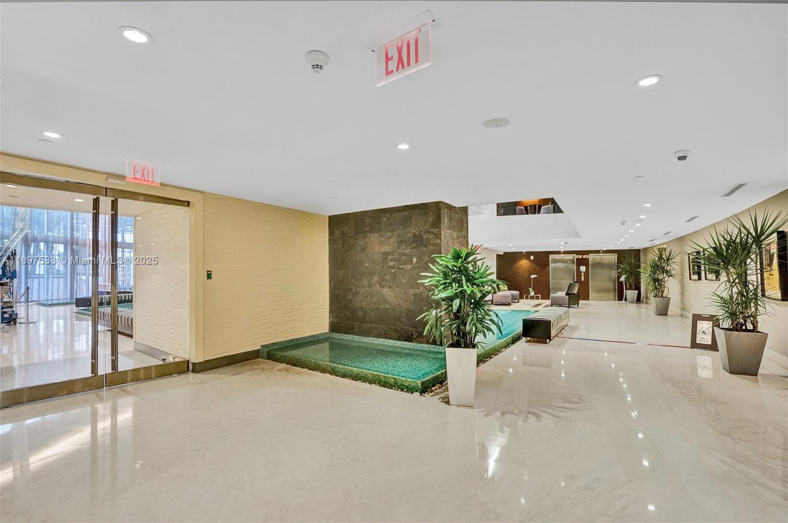 TRUMP ROYALE CONDO - Residential