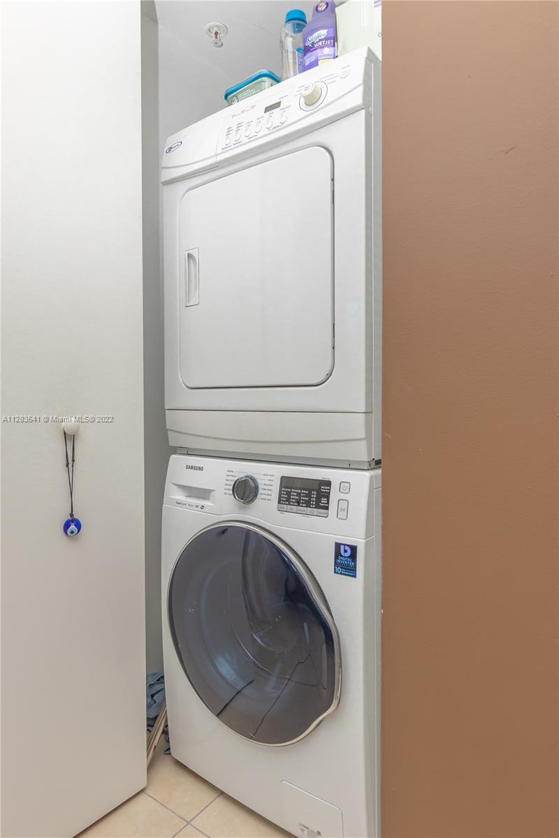 MIDBLOCK MIAMI CONDO - Residential Lease