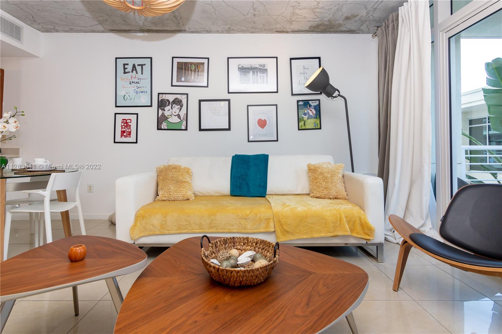 MIDBLOCK MIAMI CONDO - Residential Lease