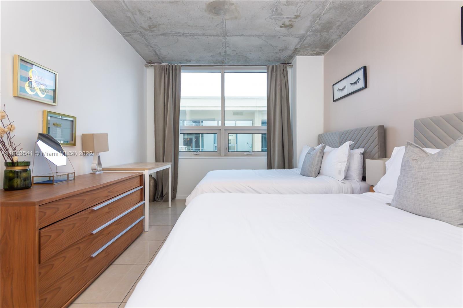 MIDBLOCK MIAMI CONDO - Residential Lease