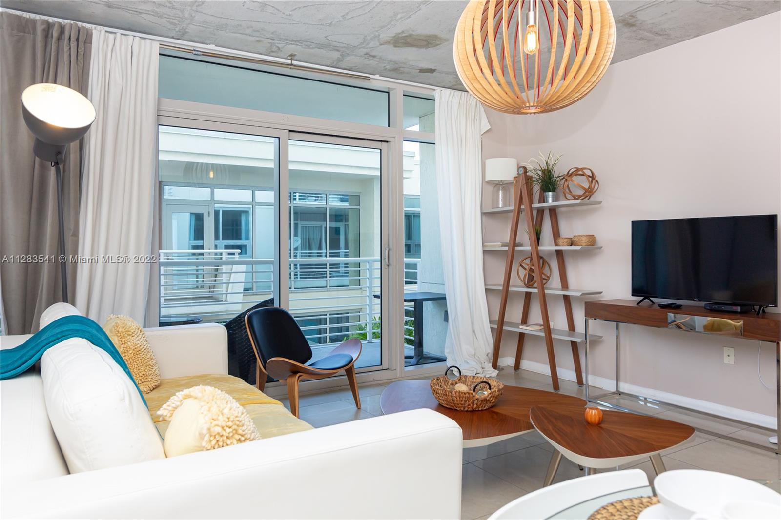 MIDBLOCK MIAMI CONDO - Residential Lease