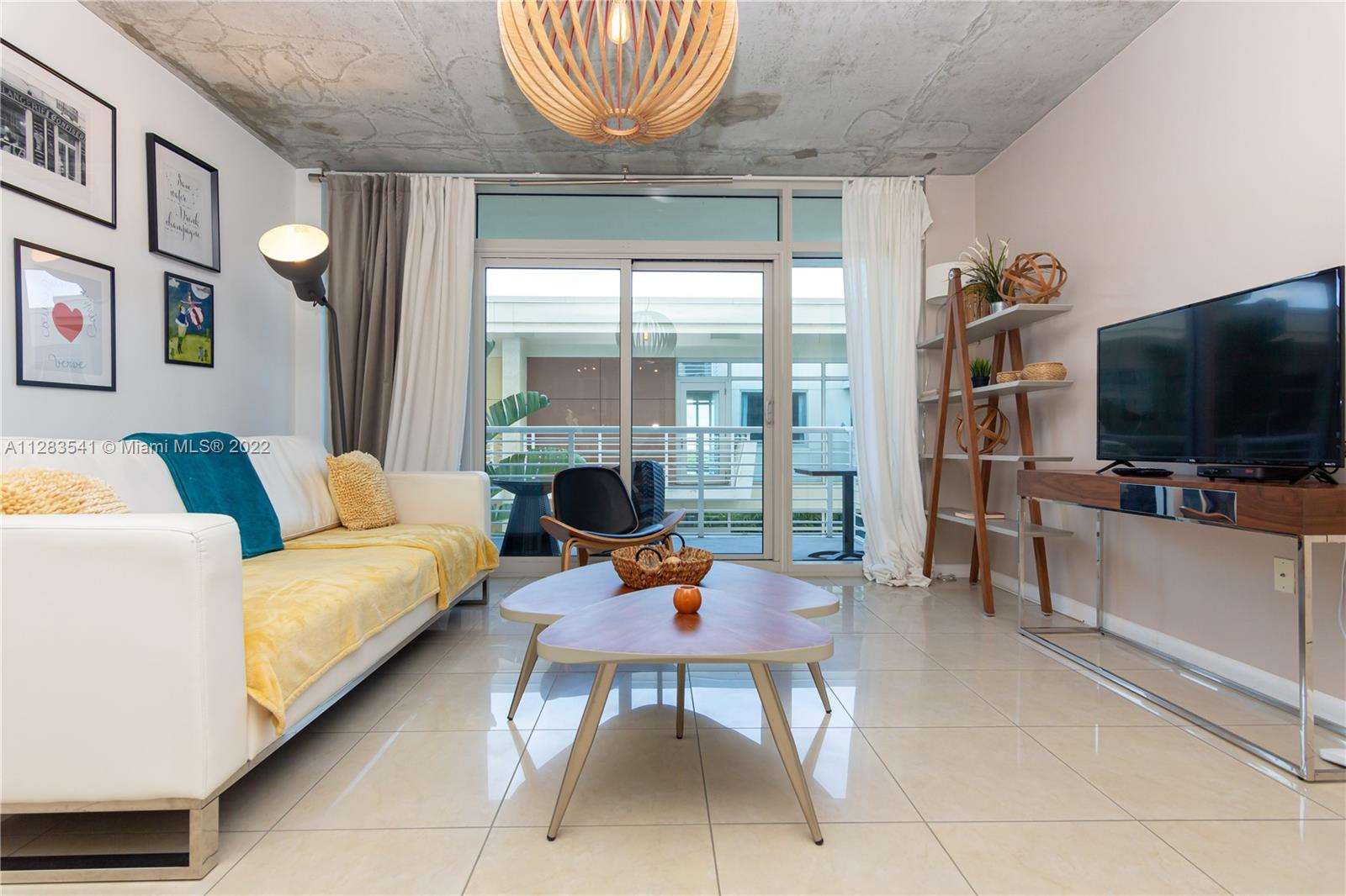 MIDBLOCK MIAMI CONDO - Residential Lease