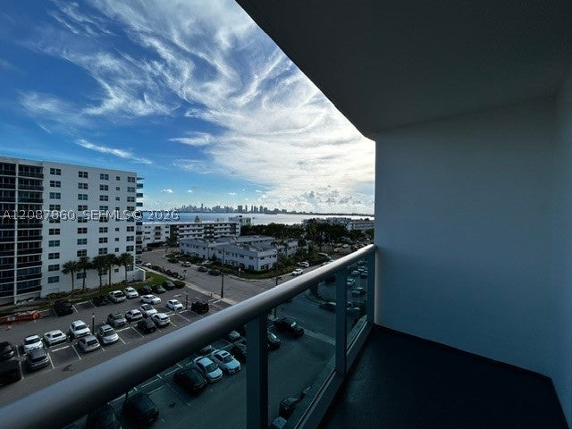 7525 E Treasure Dr 711