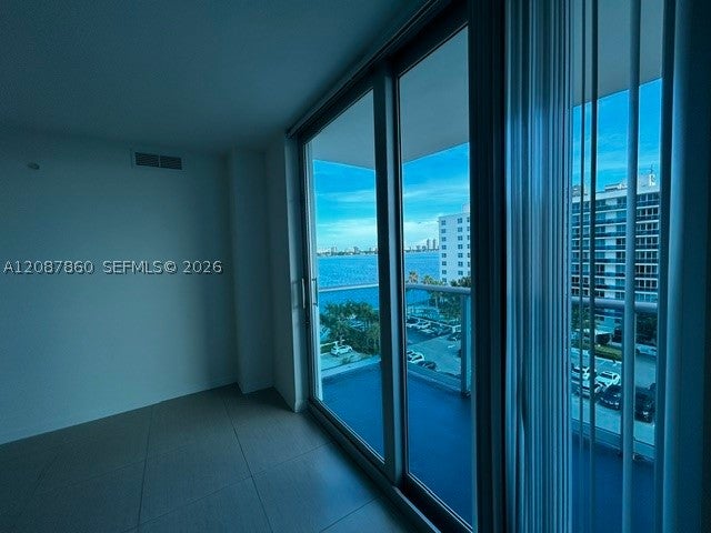 7525 E Treasure Dr 711