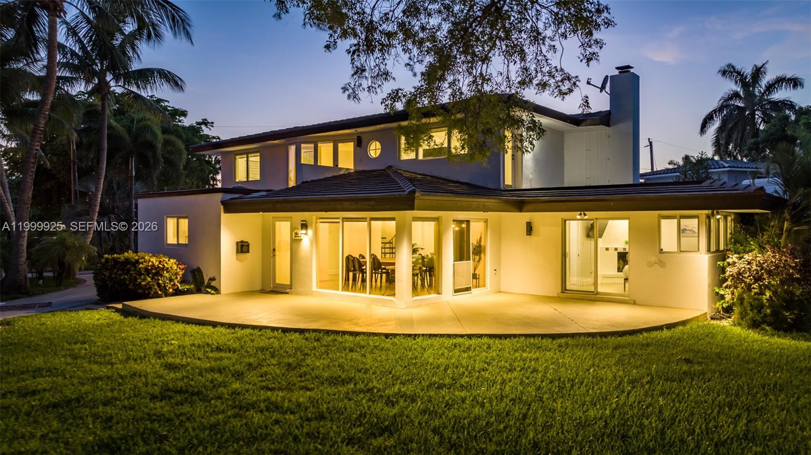 911 N Northlake Dr