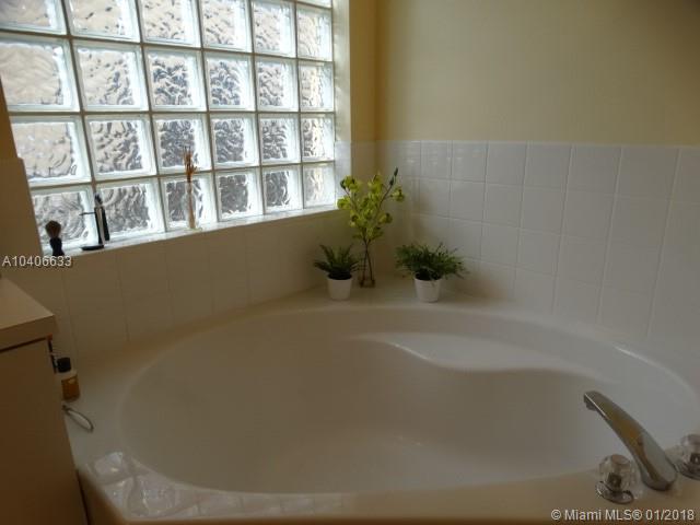 FOUR LAKES SEC 7 - Residential Lease