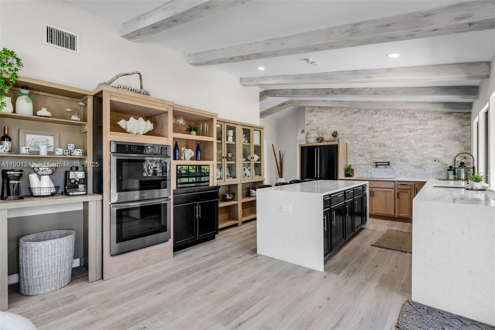 TWIN OAKS - Residential Lease