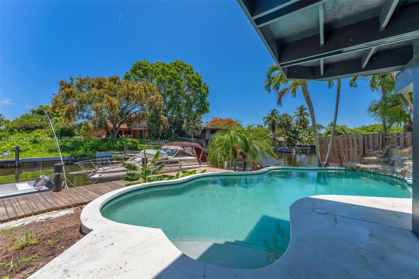 TWIN OAKS - Residential Lease