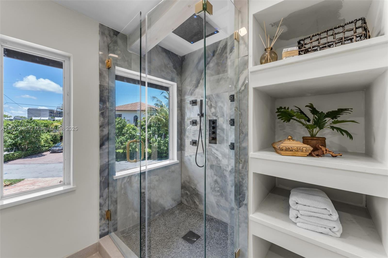 TWIN OAKS - Residential Lease