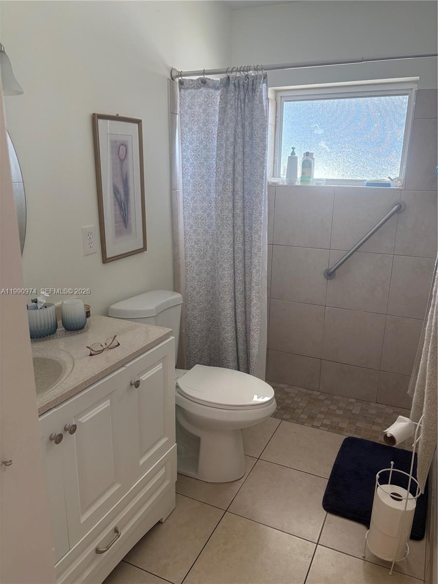 CRESTHAVEN VILLAS 3 CONDO - Residential