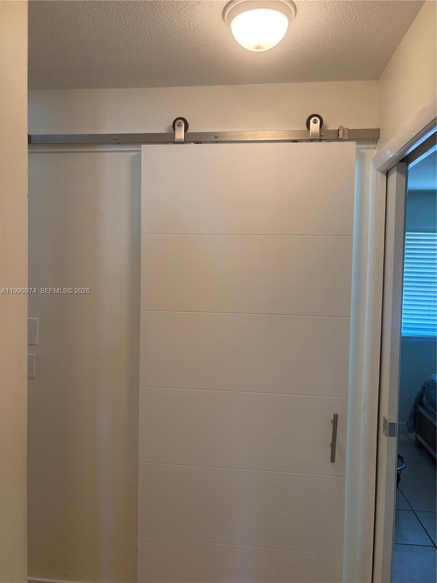 CRESTHAVEN VILLAS 3 CONDO - Residential