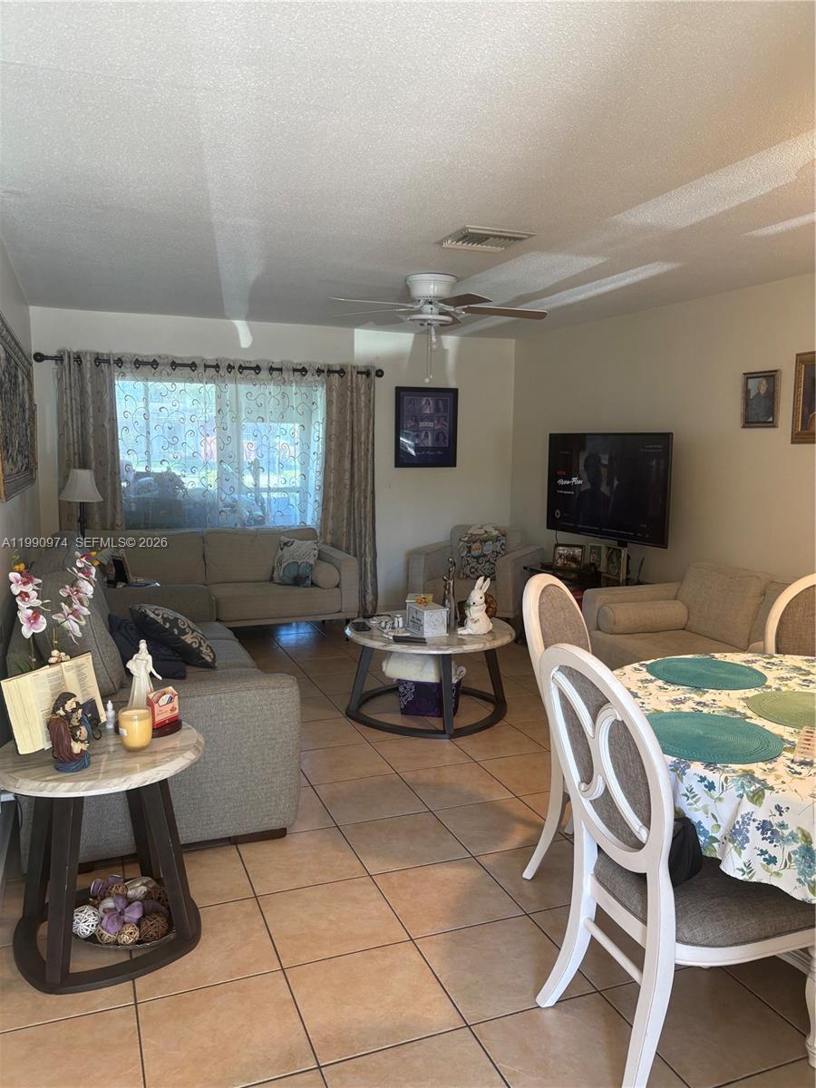 CRESTHAVEN VILLAS 3 CONDO - Residential