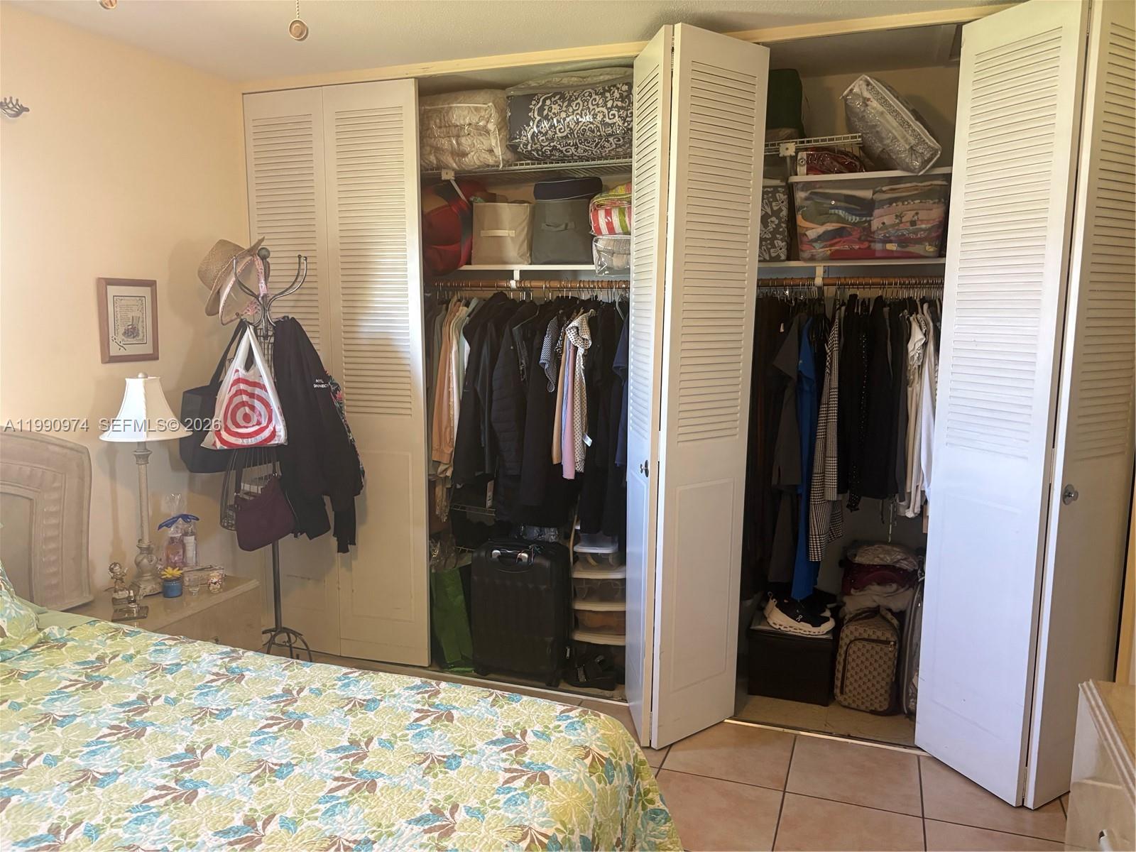 CRESTHAVEN VILLAS 3 CONDO - Residential