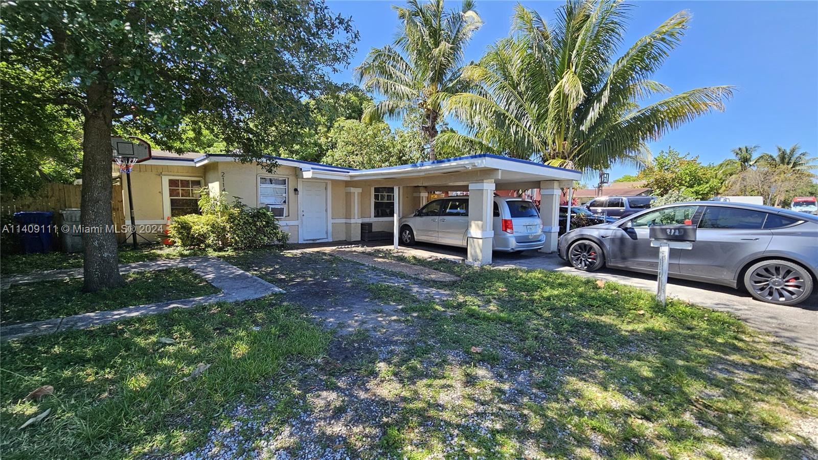 2114 Nw 5th St St, Pompano Beach, Broward County, Florida - 5 Bedrooms  
2 Bathrooms - 