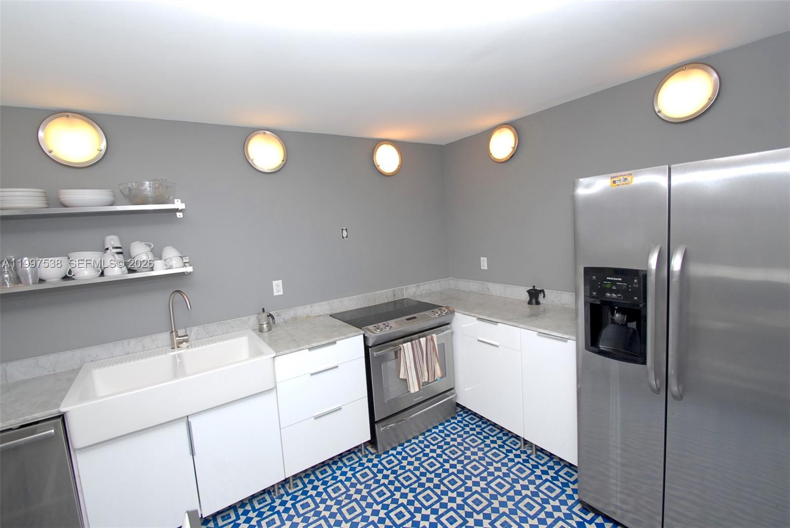 TOWER 1800 CONDO - Residential Lease