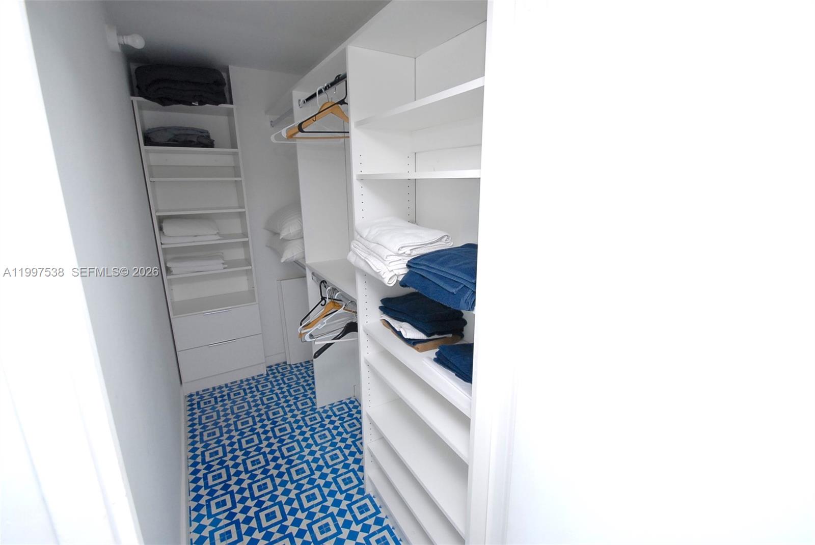 TOWER 1800 CONDO - Residential Lease