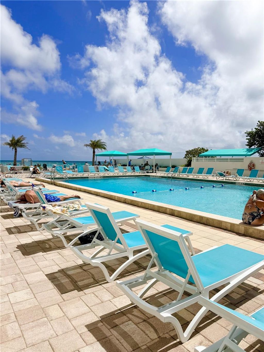 Photo of 3725 S Ocean Dr #521, Hollywood, FL 33019 (MLS # A11978952)