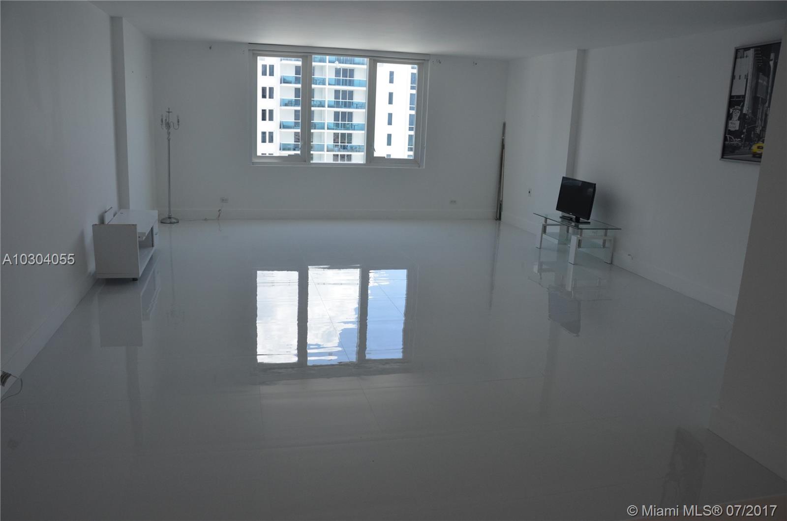 RONEY PALACE CONDO - Residential Lease