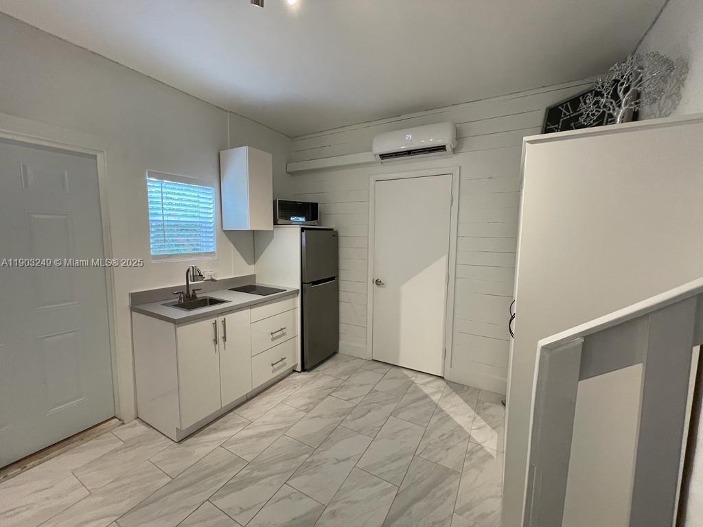 DIXIE GARDENS - Residential Lease