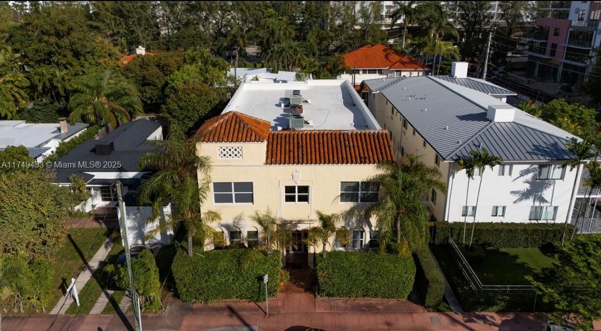 Rental Property at 4215 Sheridan Ave 9, Miami Beach, Miami-Dade County, Florida - Bedrooms: 1 
Bathrooms: 1  - $1,900 MO.