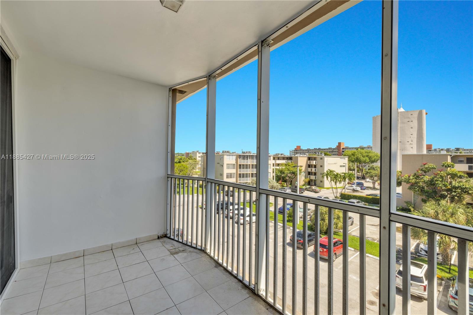 JADE WINDS GROUP ALLAMAND - Residential