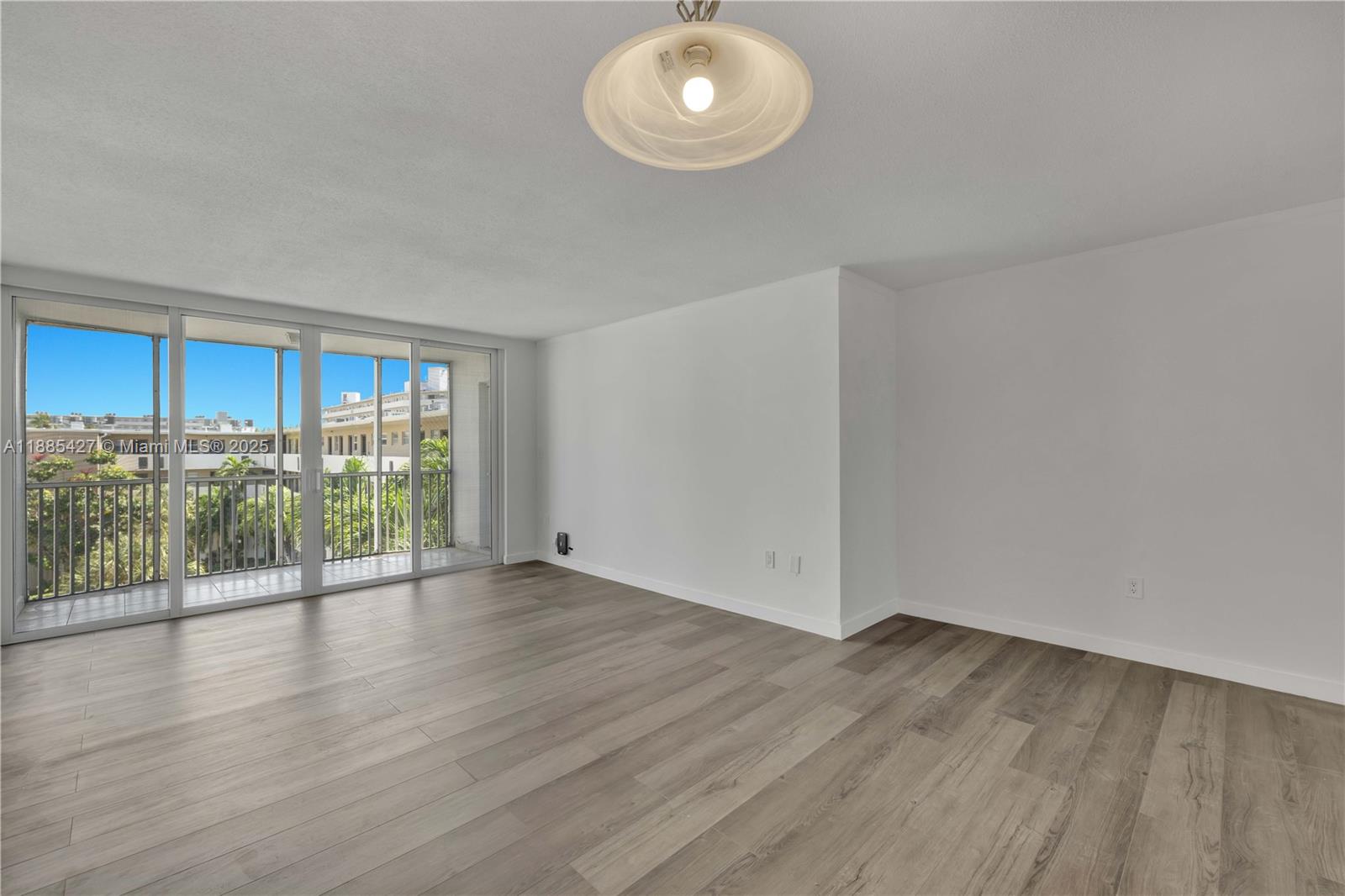 JADE WINDS GROUP ALLAMAND - Residential