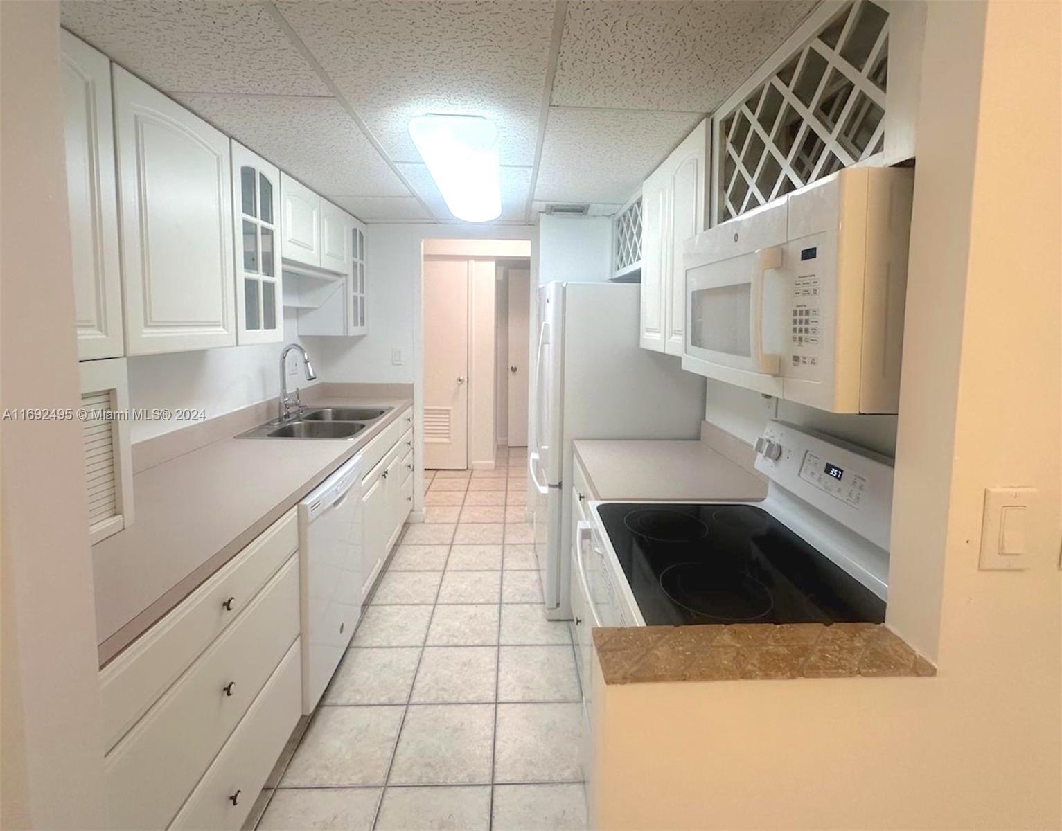 GOLDEN ISLES TOWERS CONDO - Residential