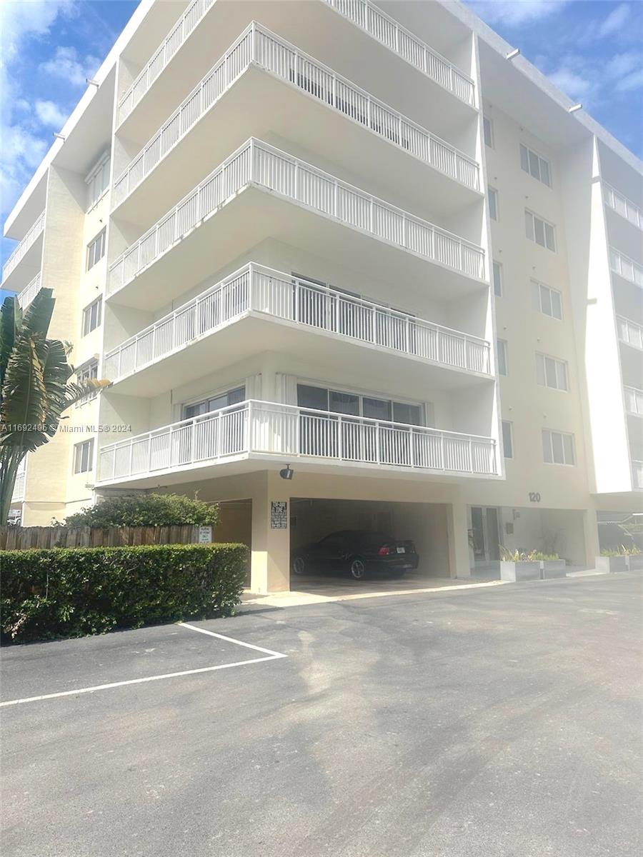 GOLDEN ISLES TOWERS CONDO - Residential