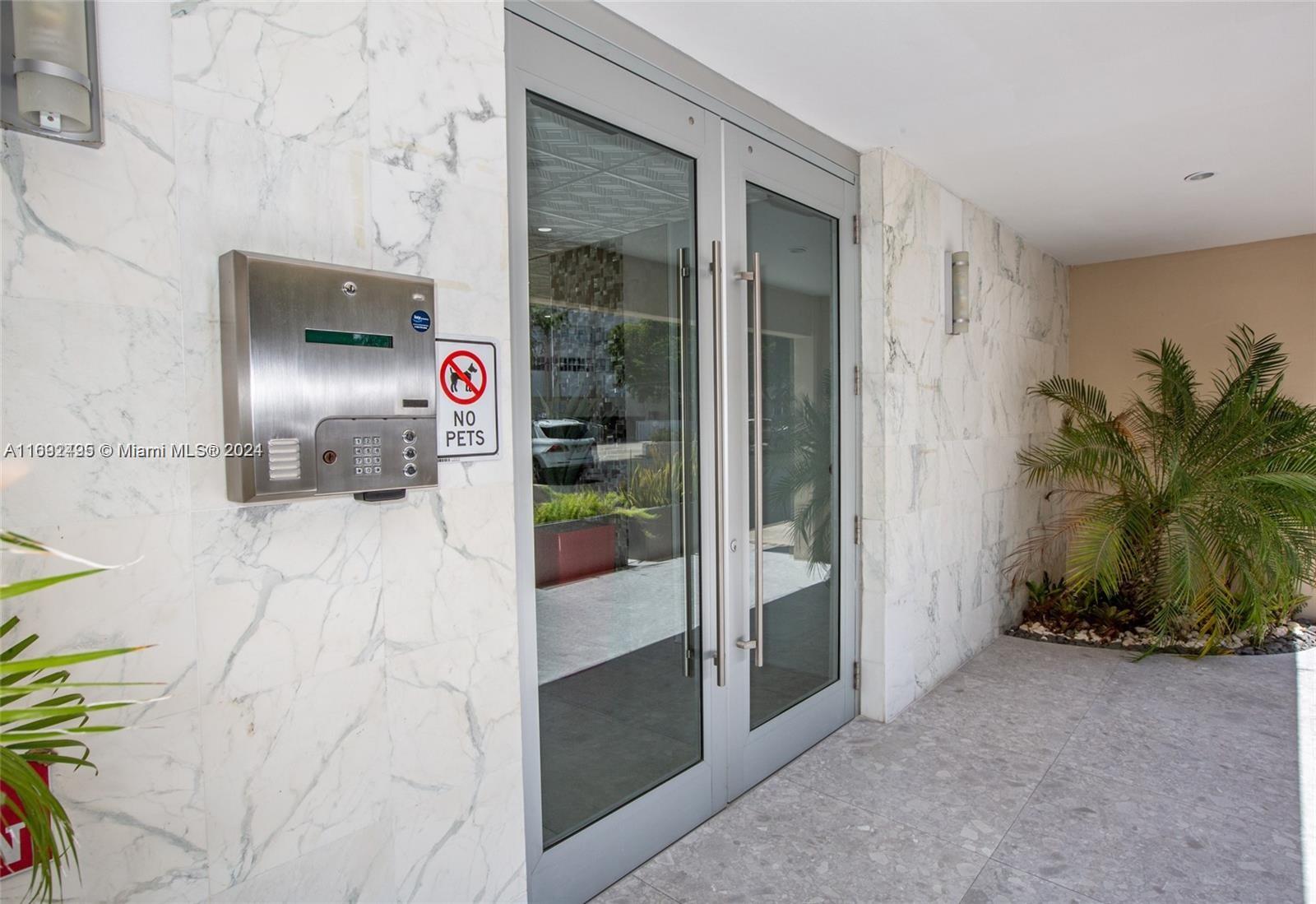 GOLDEN ISLES TOWERS CONDO - Residential