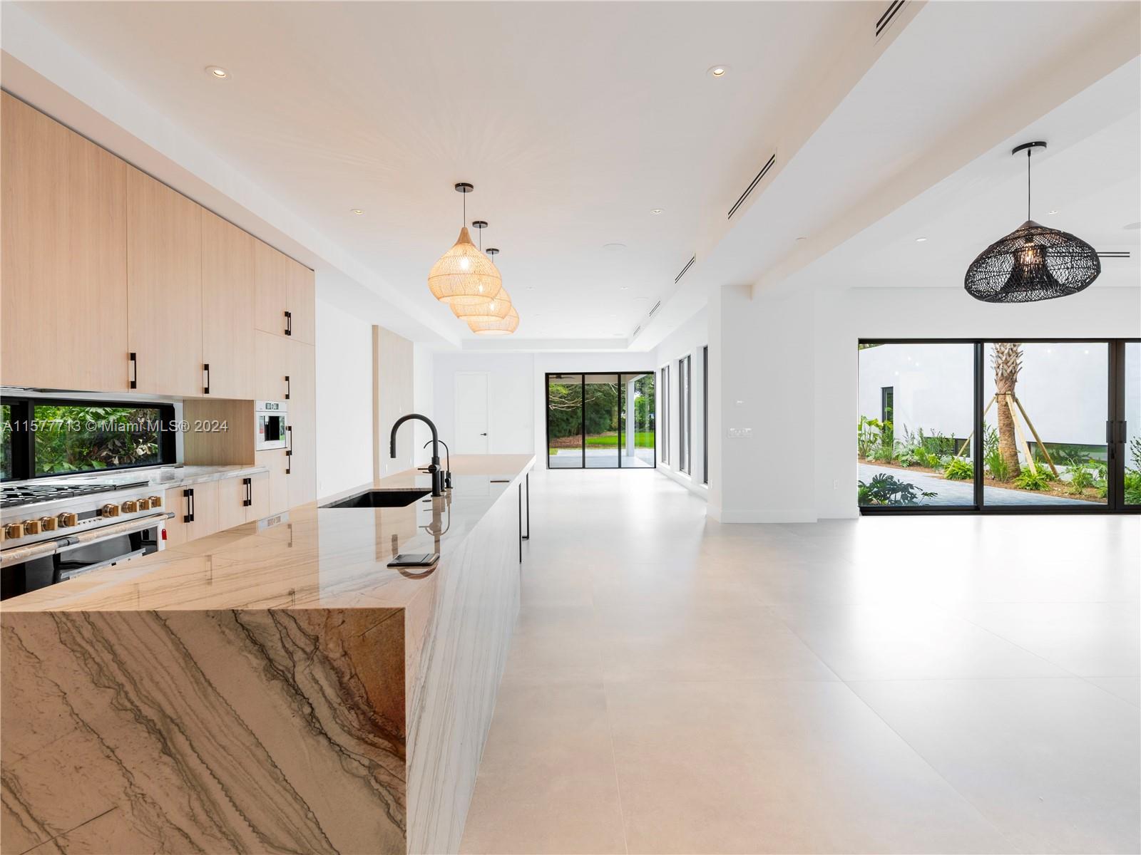 PLANTATION - Residential