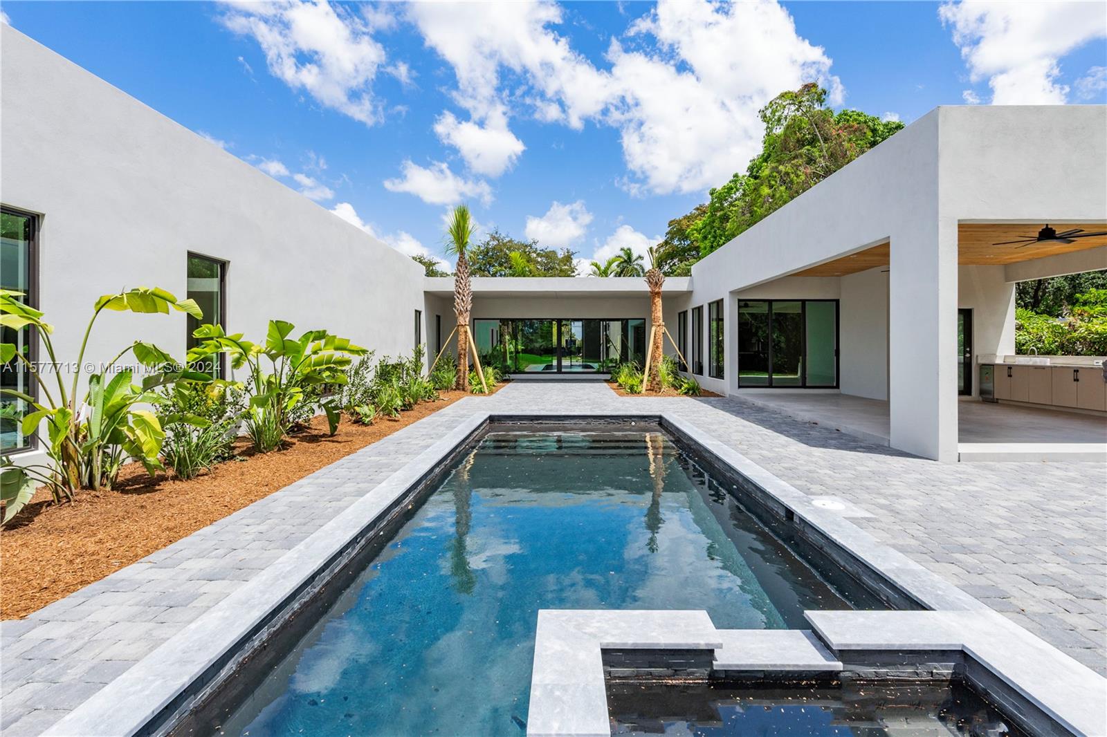 PLANTATION - Residential