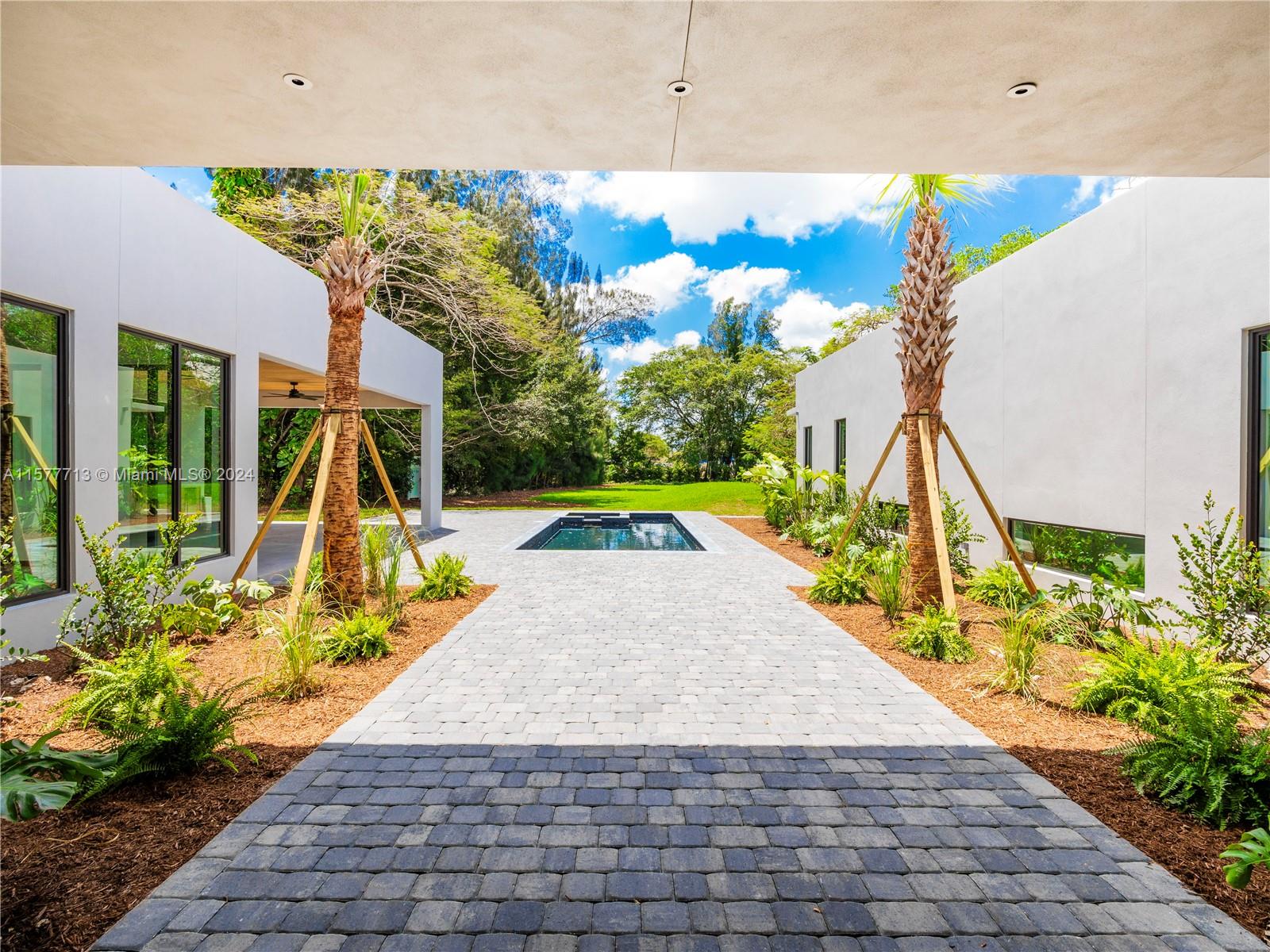 PLANTATION - Residential