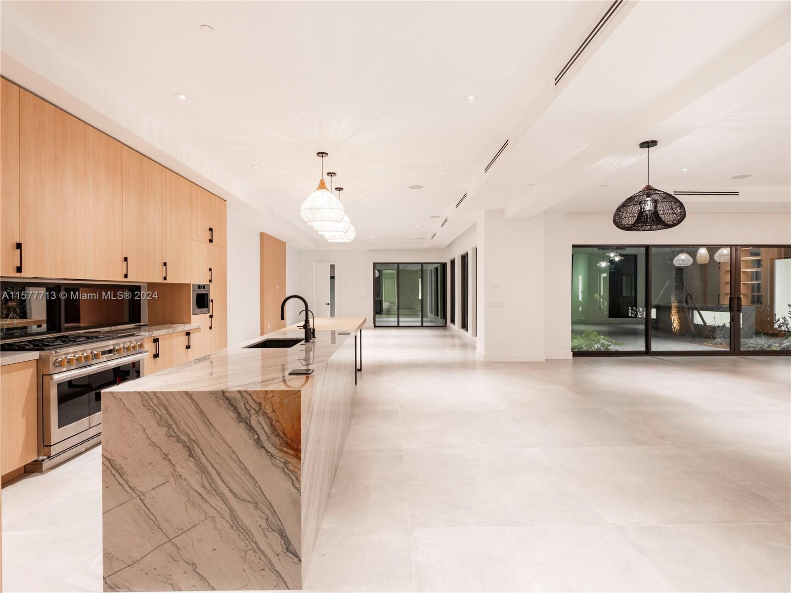 PLANTATION - Residential