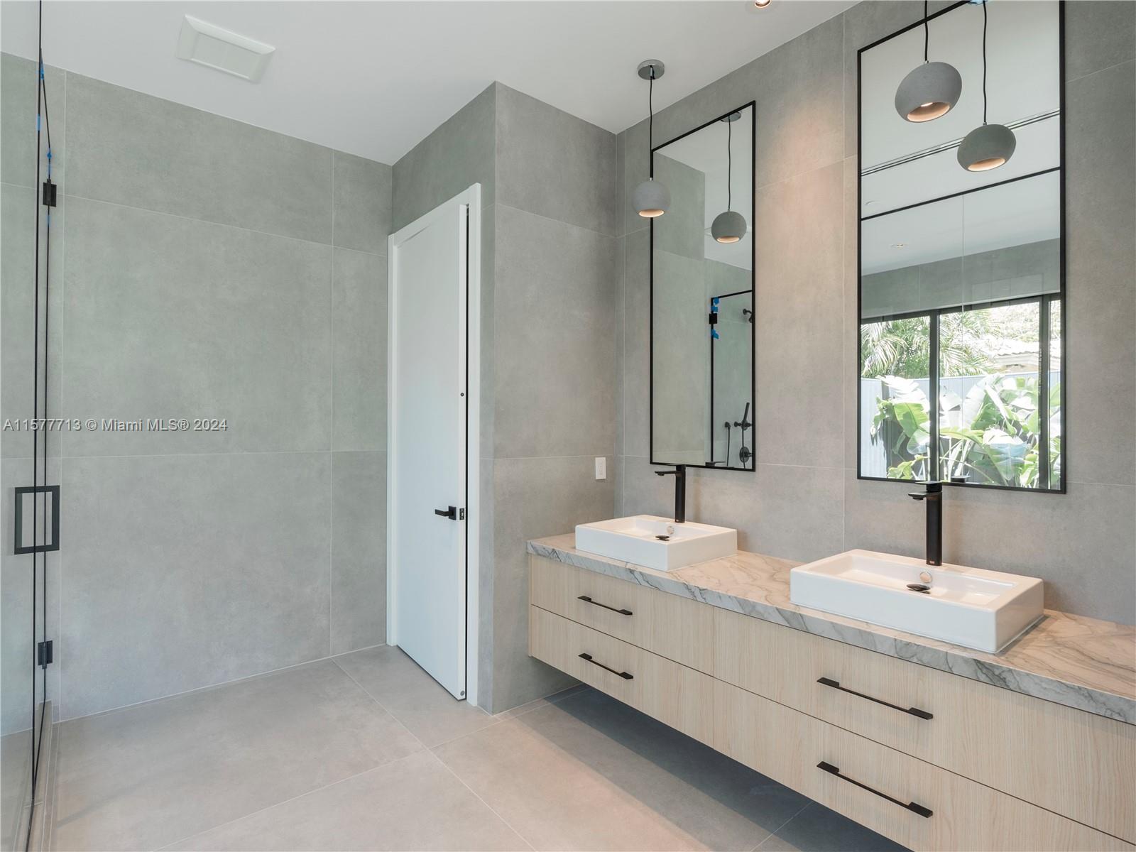 PLANTATION - Residential