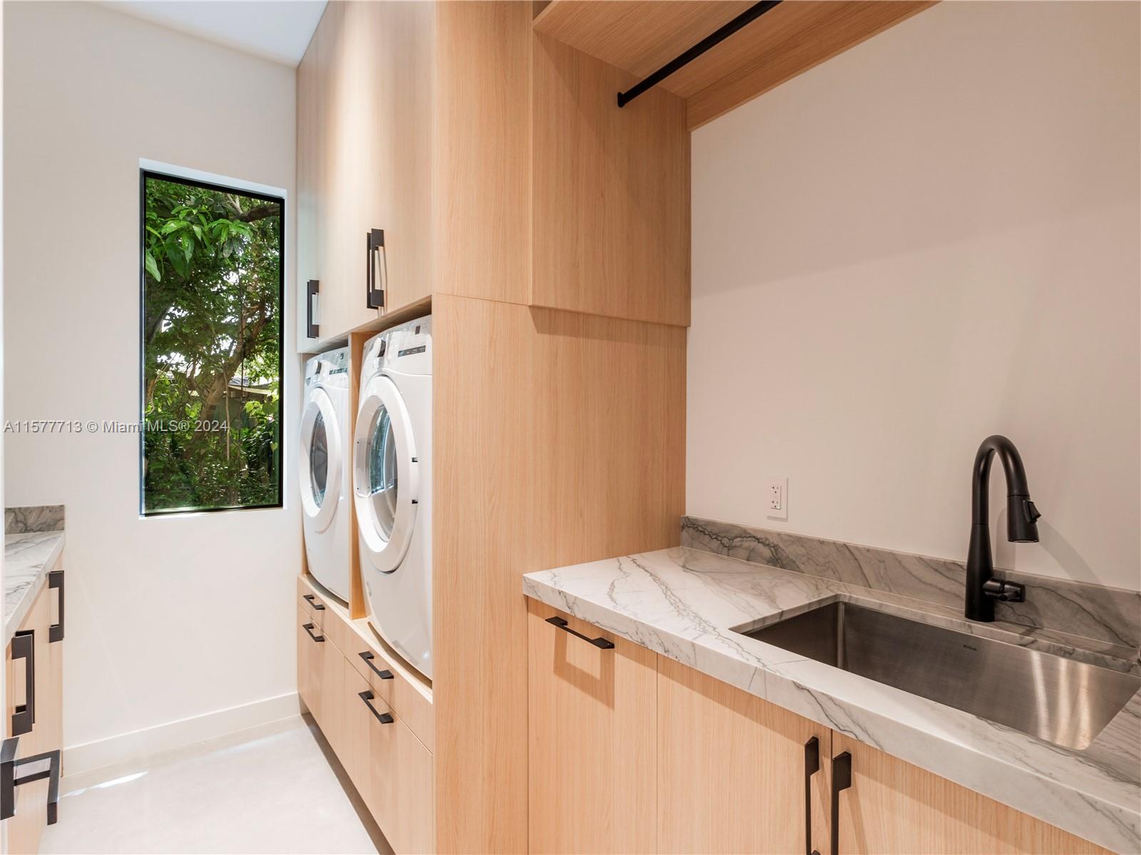 PLANTATION - Residential