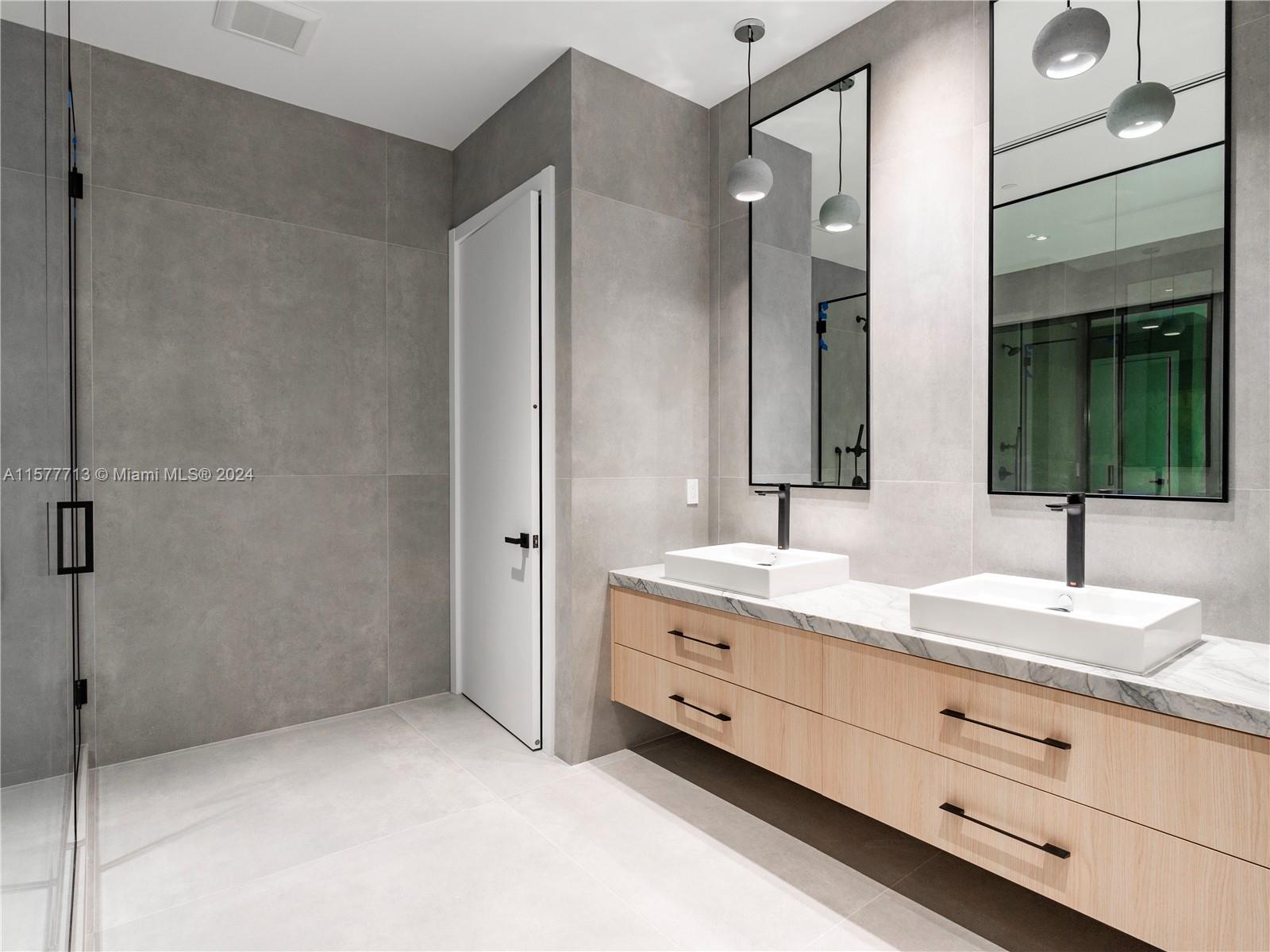 PLANTATION - Residential