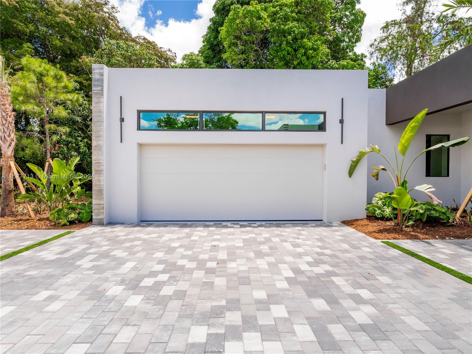 PLANTATION - Residential