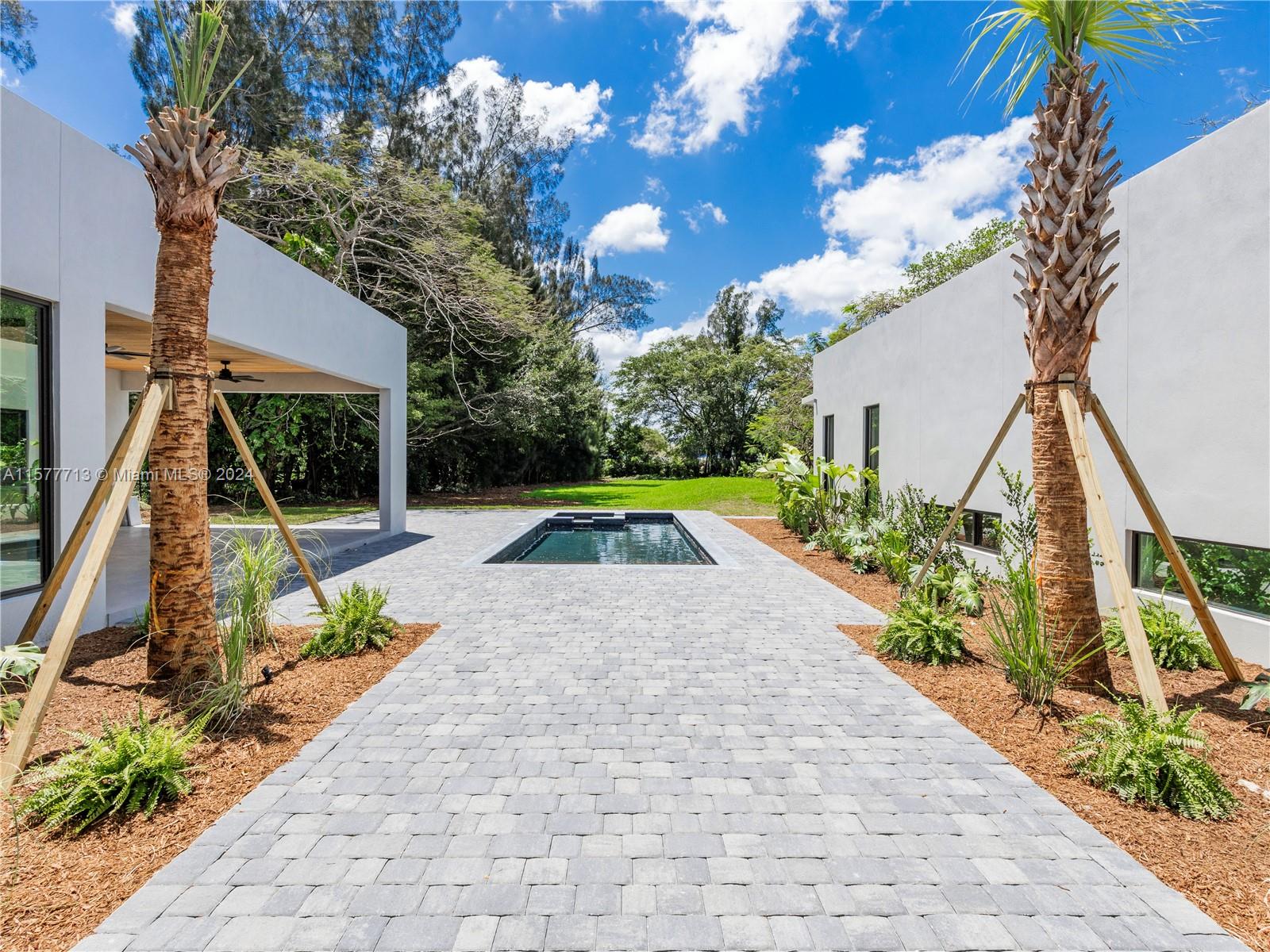 PLANTATION - Residential