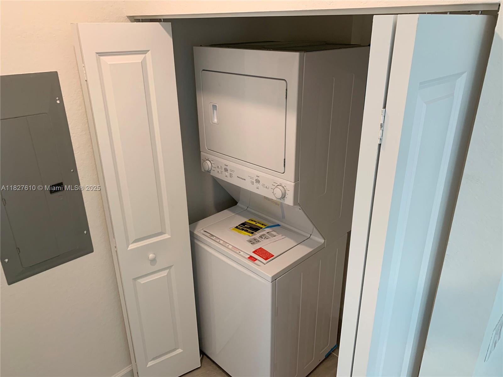 VIA VENTURA NEIGHBORHOOD - Residential