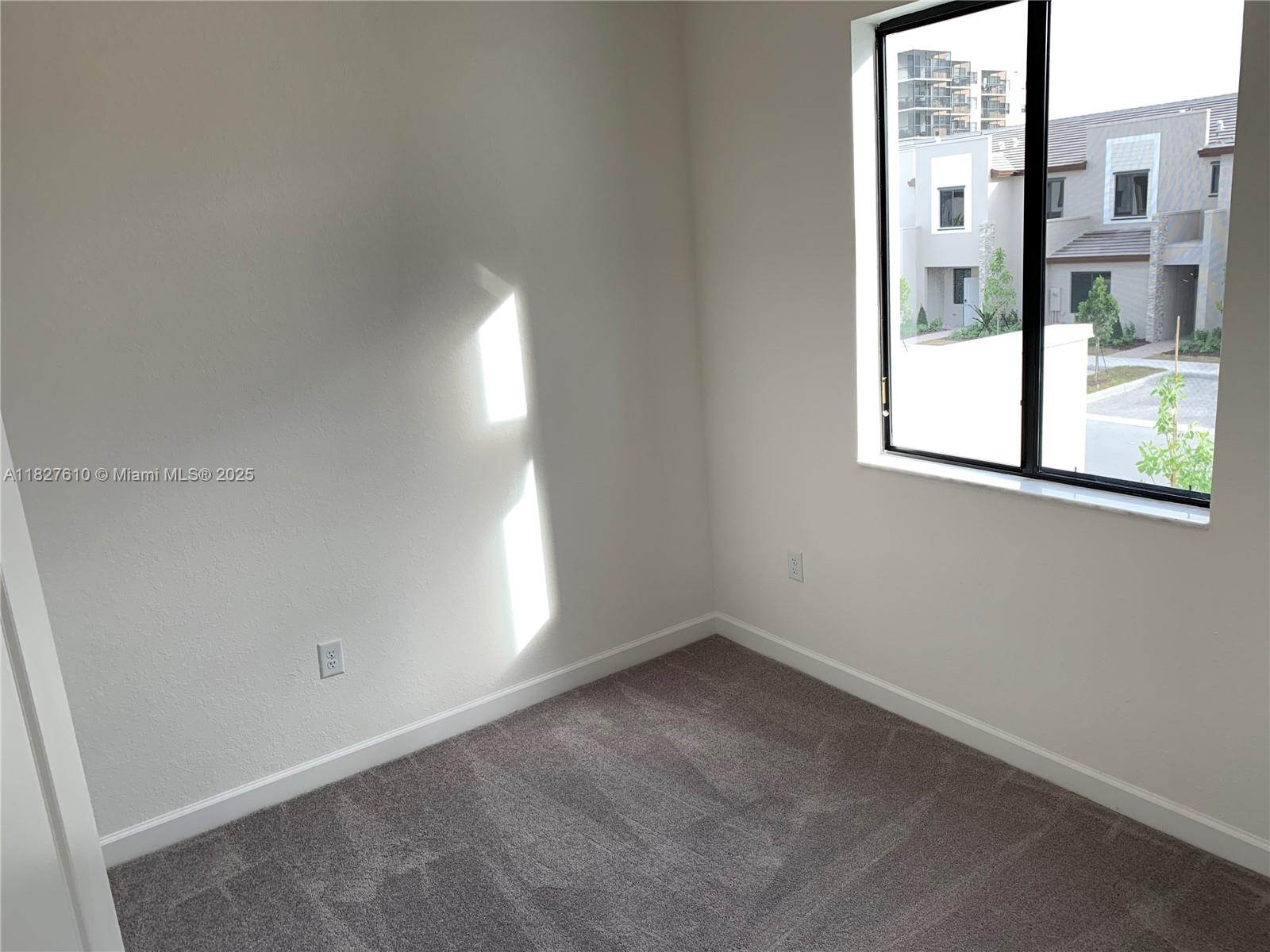 VIA VENTURA NEIGHBORHOOD - Residential