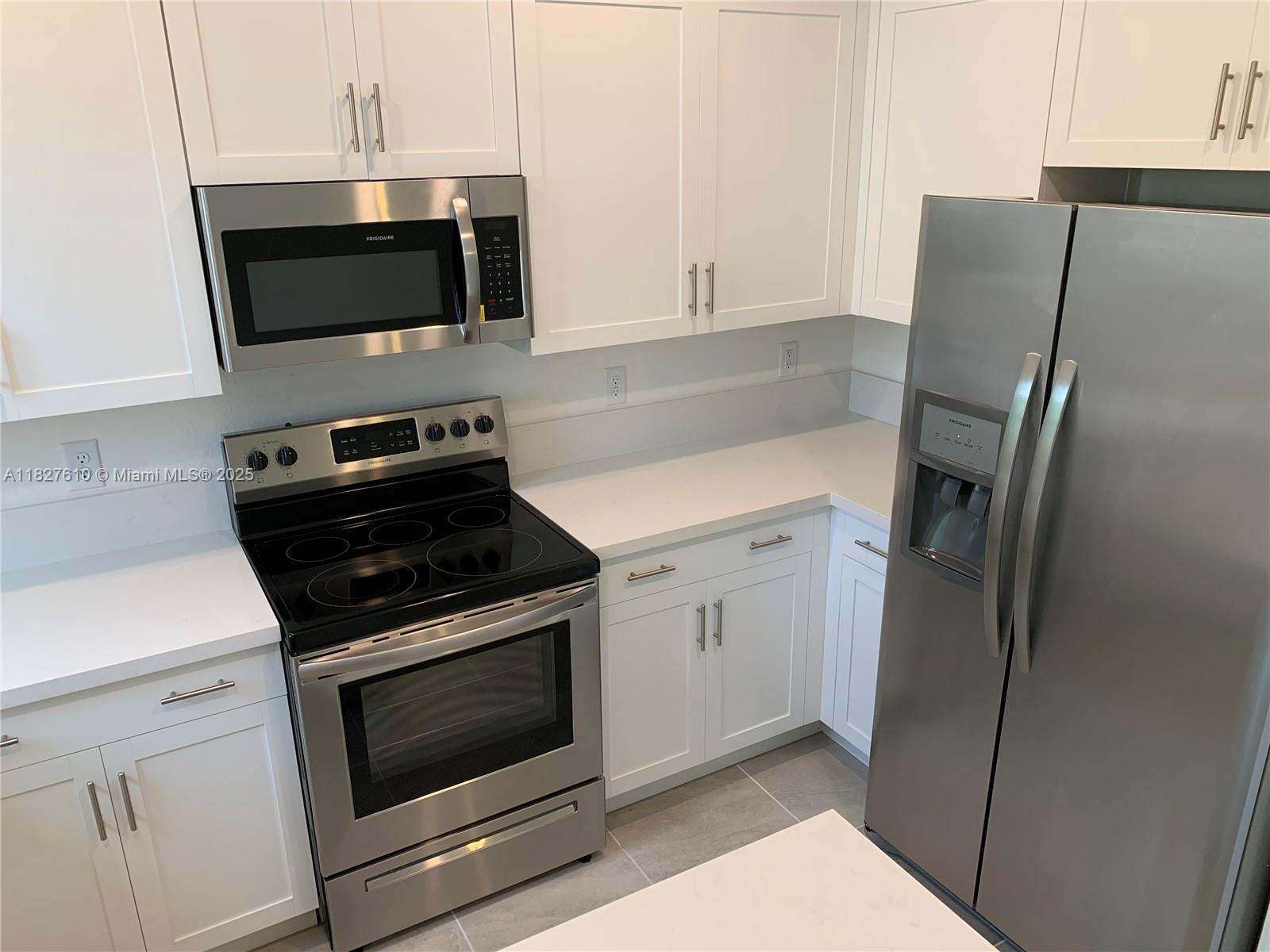 VIA VENTURA NEIGHBORHOOD - Residential