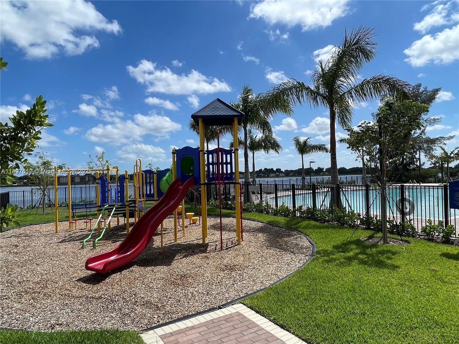 VIA VENTURA NEIGHBORHOOD - Residential