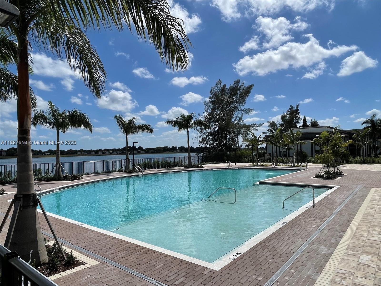 VIA VENTURA NEIGHBORHOOD - Residential