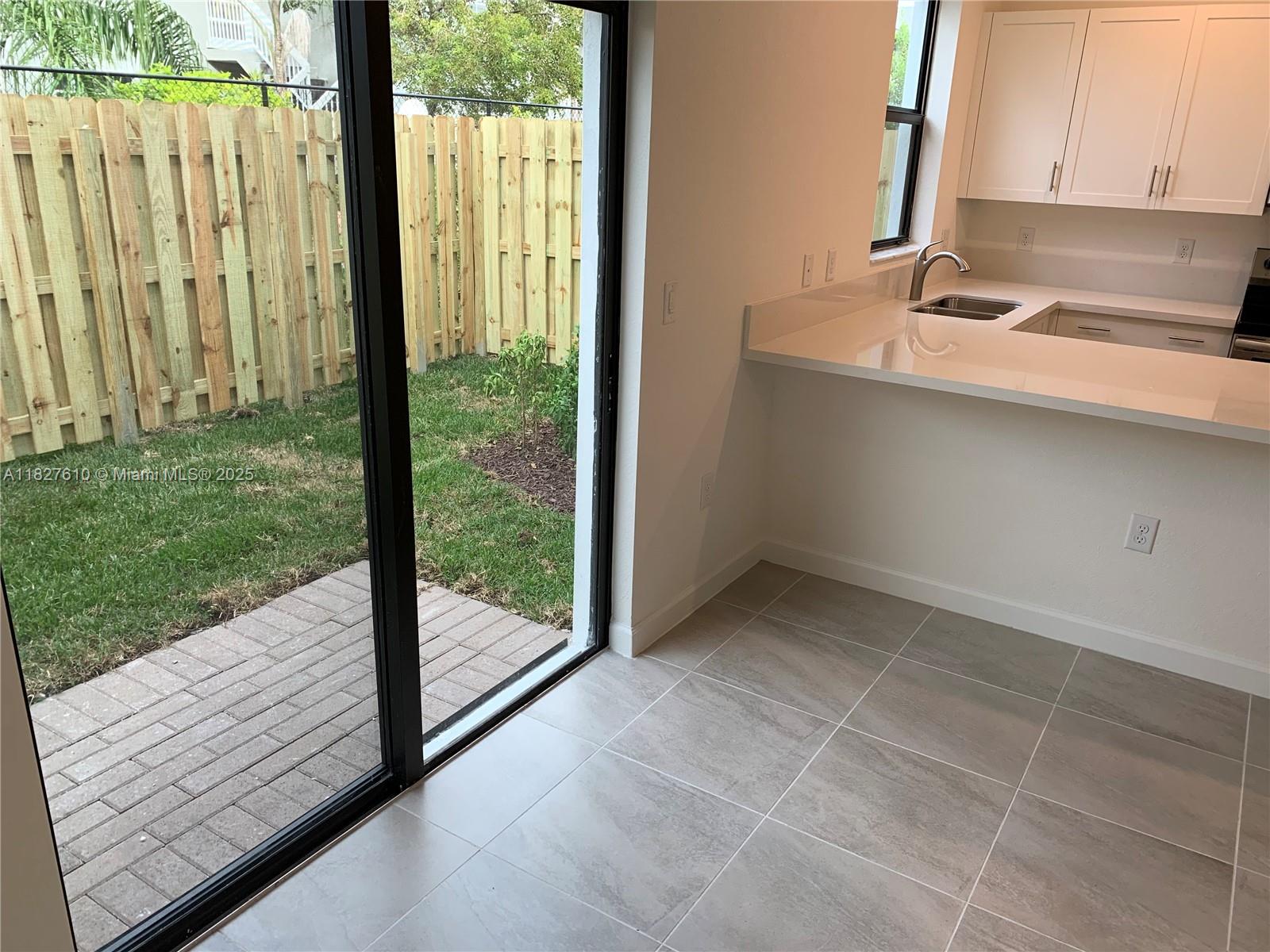 VIA VENTURA NEIGHBORHOOD - Residential