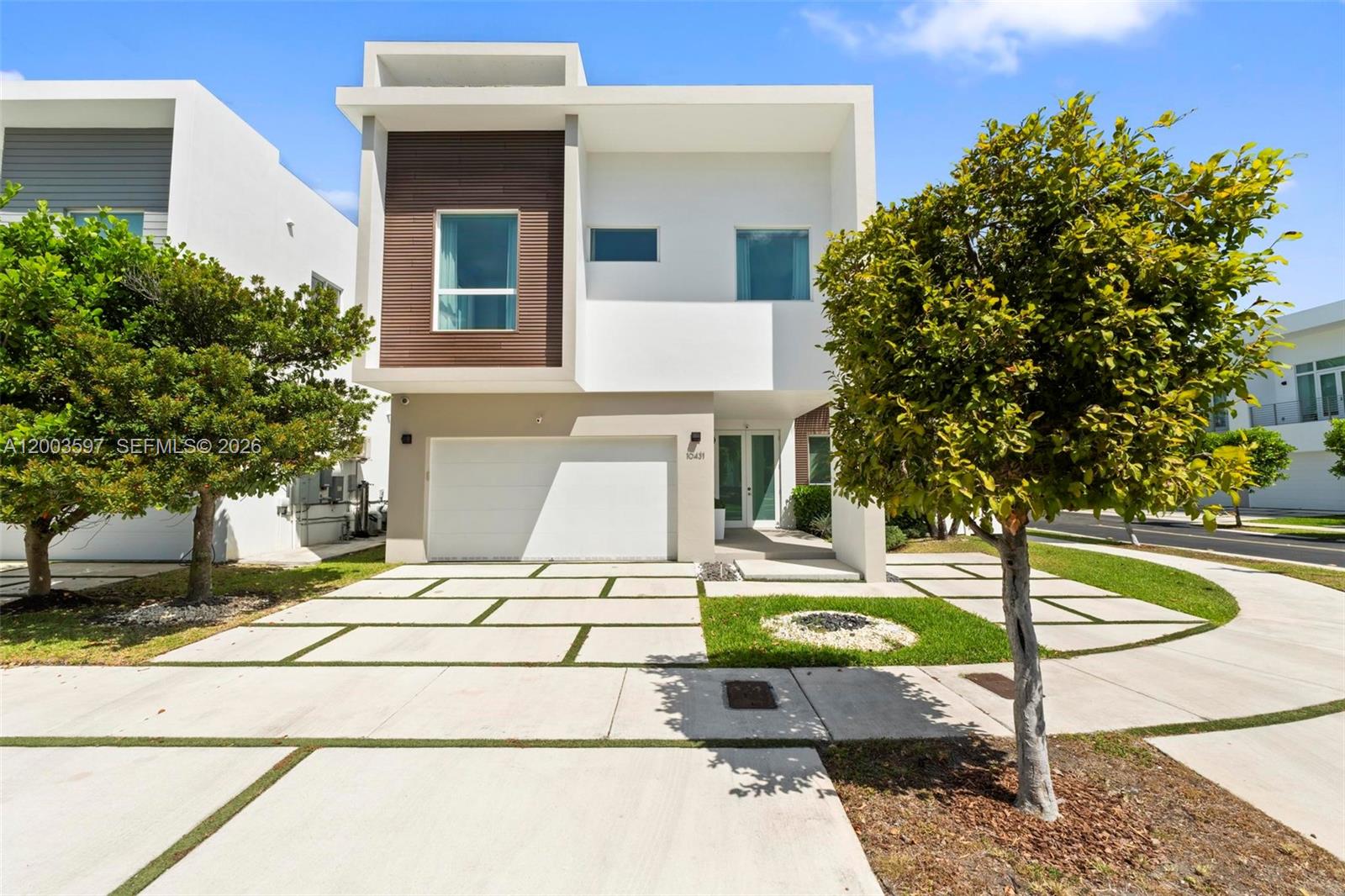 GRAND FLORIDIAN ESTATES - Residential