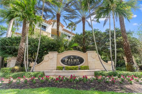 Condominium in Weston FL 16100 Emerald Estates Dr Dr 62.jpg