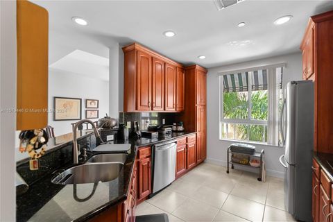 Condominium in Weston FL 16100 Emerald Estates Dr Dr 19.jpg