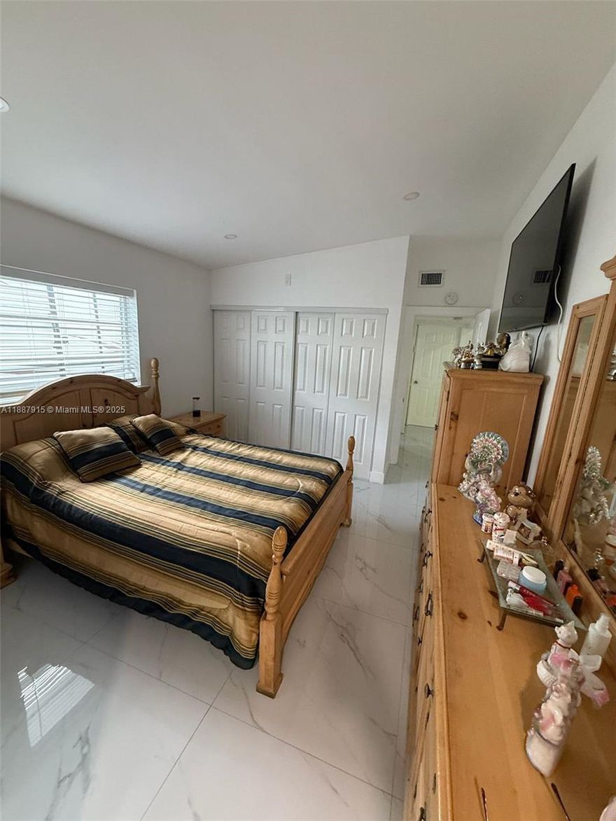 Efficiency for rent , parking space available, its not a room in a house.private entry